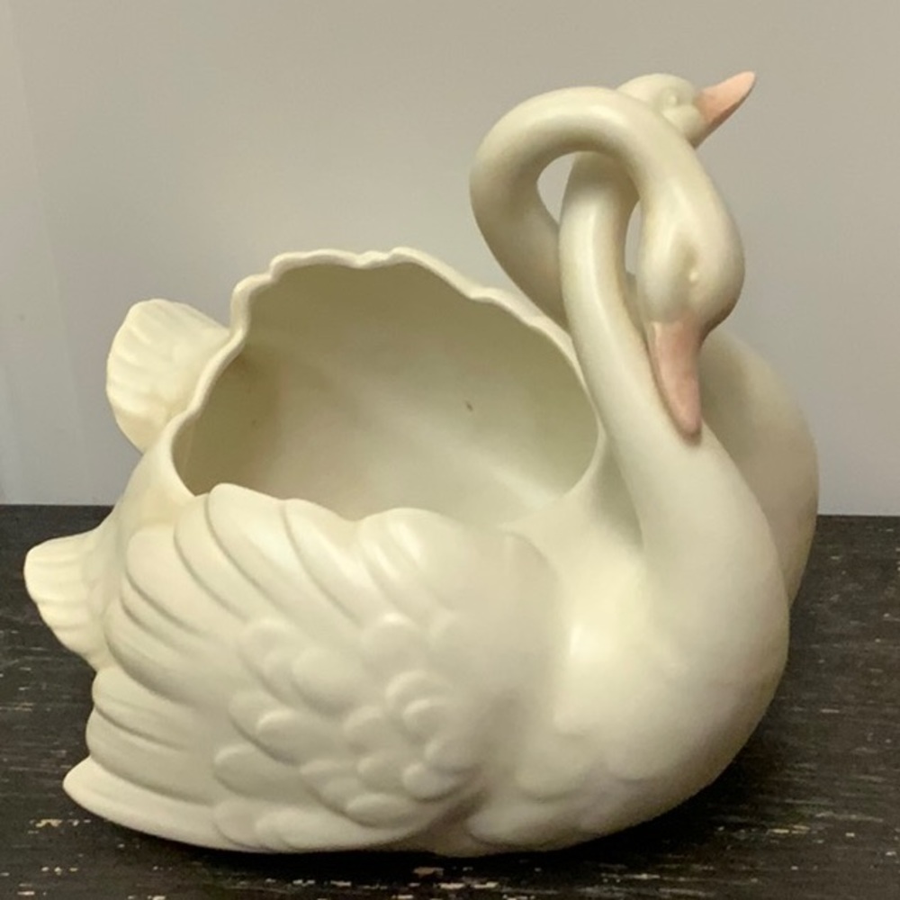 Fitz and Floyd Cream Swan Planter with Pink Beak
